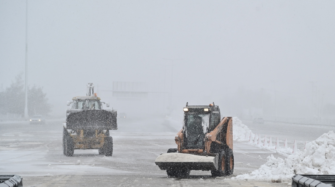 Χιονόπτωση - Εκχιονιστικά μηχανήματα