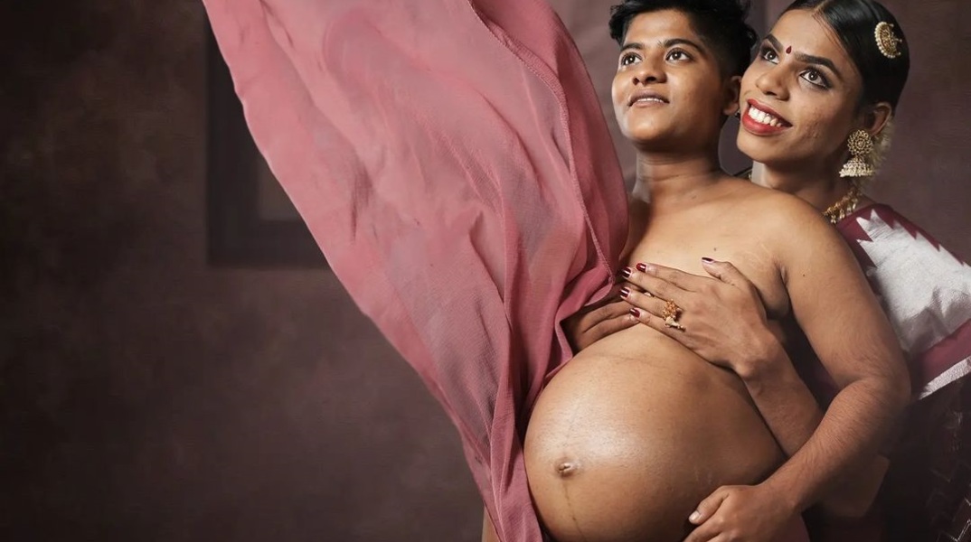 Η Paval και ο Zahad, ζευγάρι transgender, εκπλήρωσαν το όνειρο ζωής τους, να αποκτήσουν ένα μωρό - Η εγκυμοσύνη τους θεωρήθηκε σπάνιο φαινόμενο στην Ινδία.