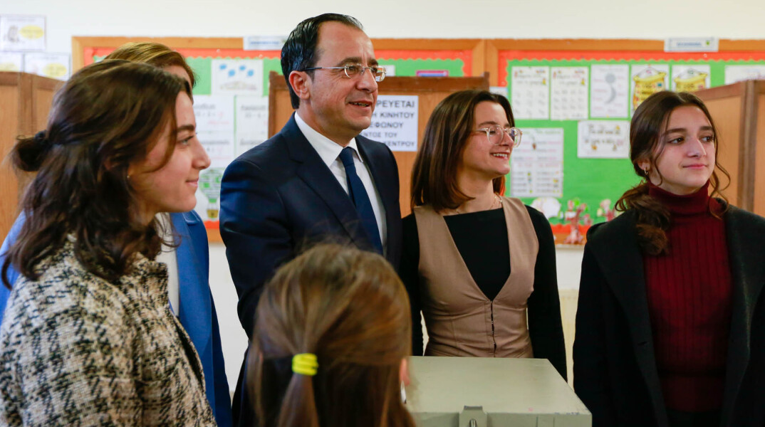 Εκλογές στην Κύπρο: Νίκος Χριστοδουλίδης και η οικογένειά του για την άσκηση του εκλογικού του δικαιώματος