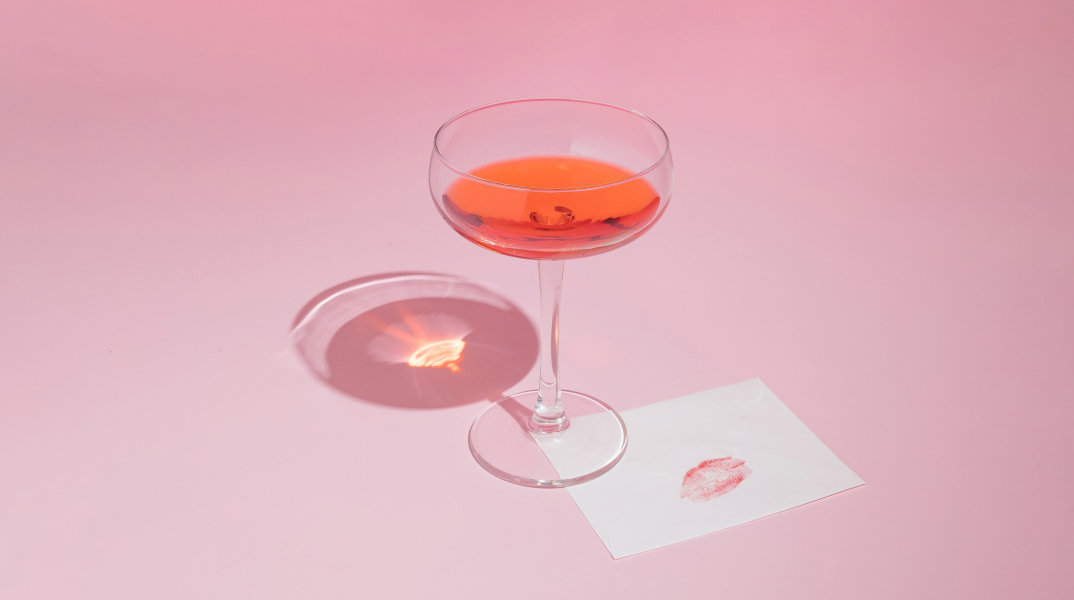 Ροζέ κρασιά και φυσαλίδες δίνουν τον τόνο στη γιορτή των ερωτευμένων - 6 προτάσεις ροζέ κρασιών για την ημέρα του Αγίου Βαλεντίνου