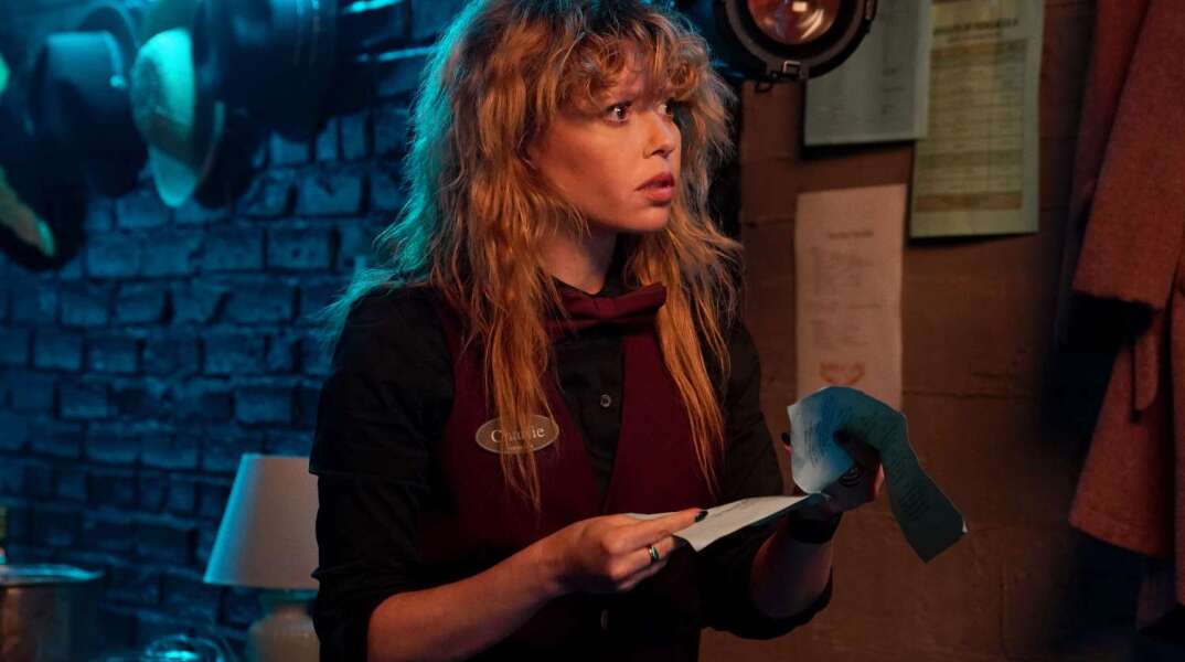 Poker Face: Οι πρώτες εντυπώσεις από τη νέα crime τηλεοπτική σειρά με πρωταγωνίστρια τη Natasha Lyonne.