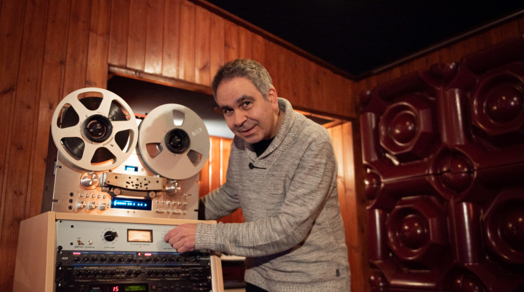 Επίσκεψη στα Artracks Recording Studios: Ο Studio Manager και Chief Engineer Γιώργος Πρινιωτάκης μιλά για τη διαδικασία ηχογράφησης, την παραγωγή και την ολοκλήρωση ενός άλμπουμ