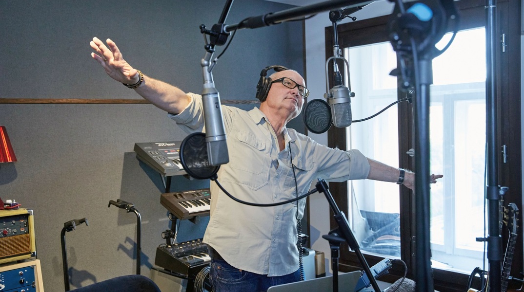 Ο τρομπονίστας Nils Landgren, υπεύθυνος για την υλοποίηση του project που περιλαμβάνει το σύνολο των μουσικών της ACT, μιλάει για τις όμορφες και τις απαιτητικές στιγμές του τριπλού cd και της sold out βραδιάς στη Philharmonie.