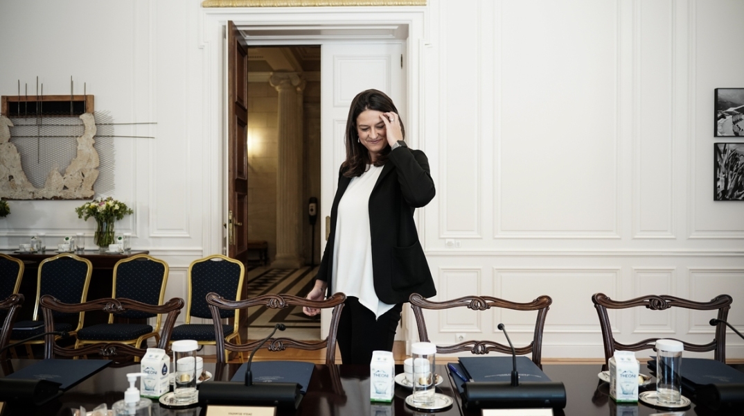 Δεν είναι μόνο οι καλλιτέχνες, κ. Κεραμέως