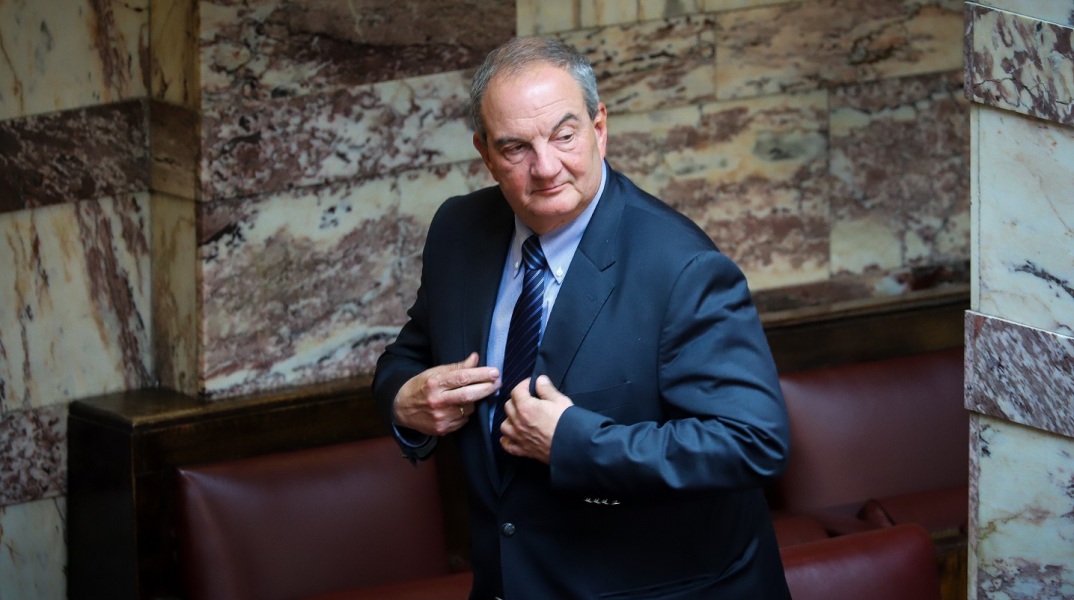 Ας μιλήσουμε εμείς για τον Κώστα Καραμανλή