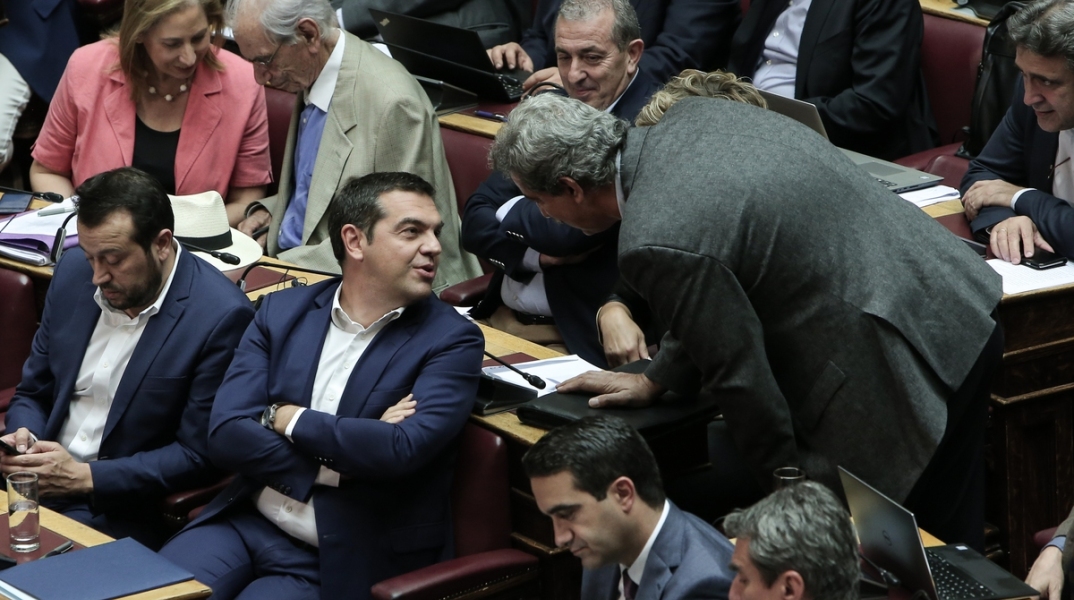Η αντίδραση του ΣΥΡΙΖΑ μετά την καταδικαστική απόφαση της δικαιοσύνης για τον Νίκο Παππά, η επίθεση στο ΠΑΣΟΚ-ΚΙΝΑΛ και η συζήτηση για «προοδευτική διακυβέρνηση».