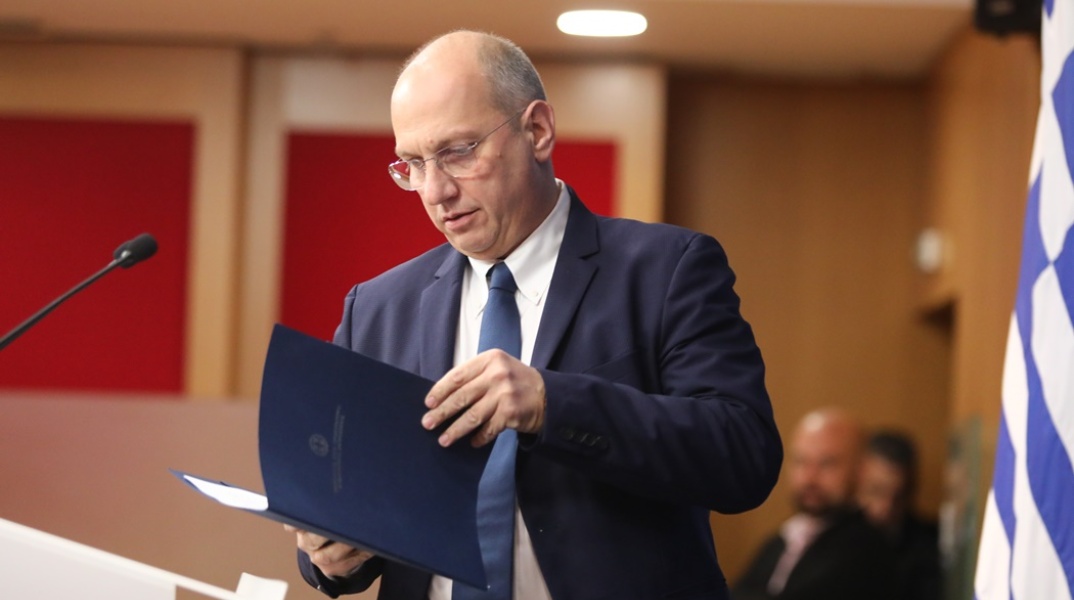 Ο κυβερνητικός εκπρόσωπος, Γιάννης Οικονόμου