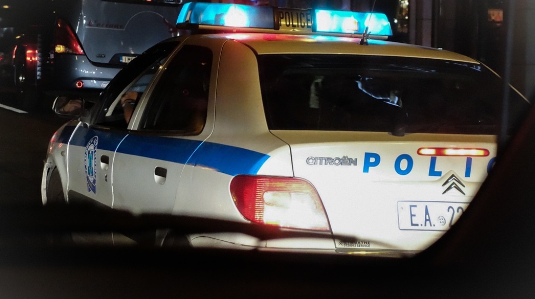 Όχημα της ΕΛ.ΑΣ. σε νυχτερινή περίπολο