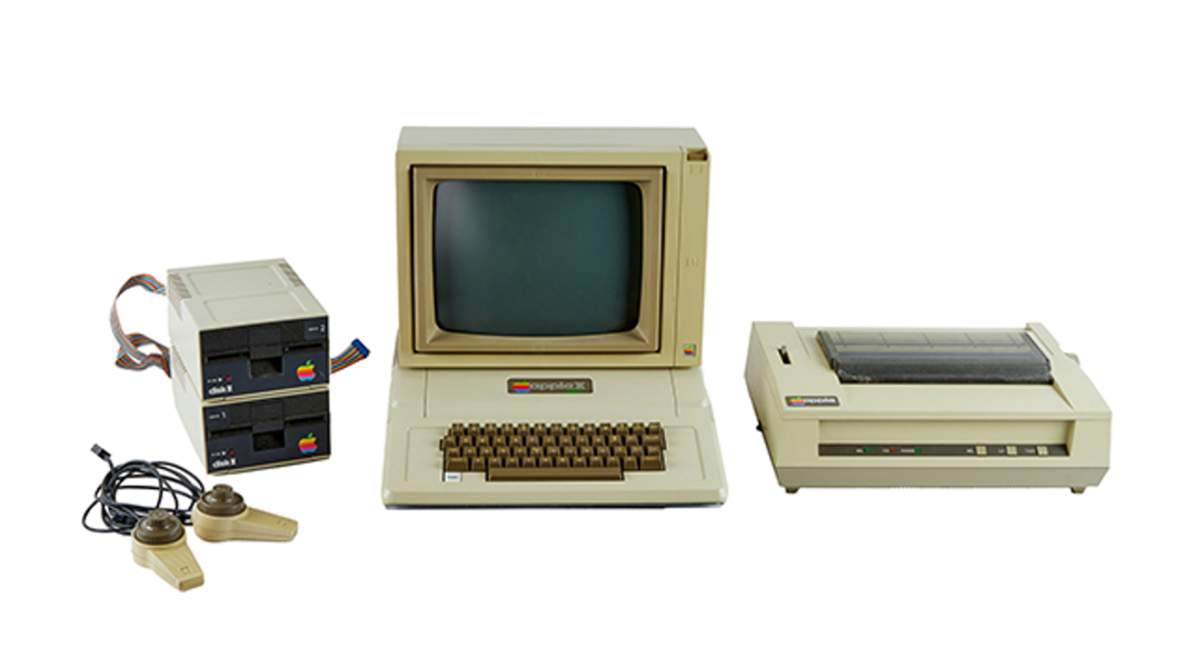 Σε δημοπρασία στο Λος Άντζελες πωλούνται 500 κλασικοί υπολογιστές και προϊόντα της Apple - Αποτιμούνται ως «ιστορικά αντικείμενα».