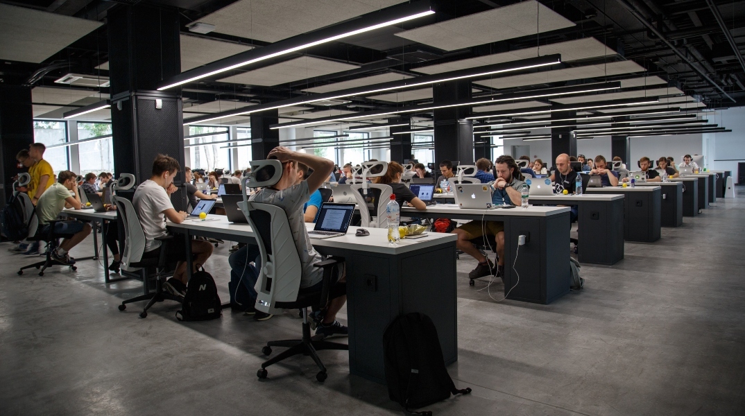 To online Εκπαιδευτικό Πρόγραμμα Επιχειρηματικότητας και Ψηφιακών Δεξιοτήτων της Coral Cass 