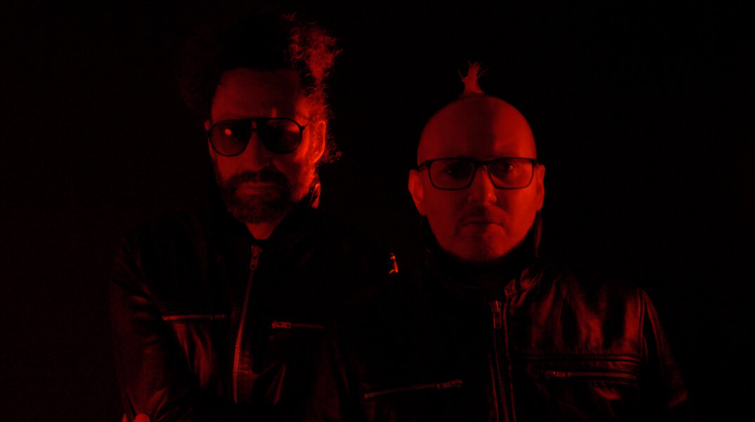 Simon Collins: Ο γιος του Phil Collins και το prog άλμπουμ των eMolecule 