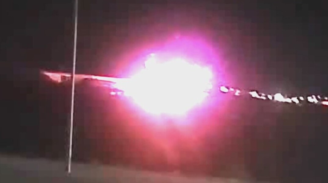 «Μανιτάρι» μετά την έκρηξη και τη σύγκρουση των δύο τρένων στα Τέμπη