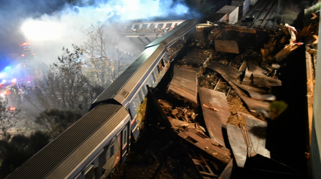 Το πολύνεκρο σιδηροδρομικό δυστύχημα στα Τέμπη, η παράδοση του επιτήδειου κράτους, η νομιμοποιημένη ανομία.