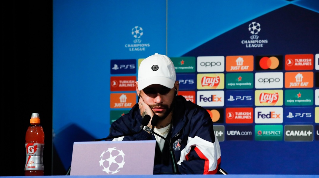 Σε χειρουργική επέμβαση θα υποβληθεί ο Νεϊμάρ – Ο Βραζιλιάνος σταρ της Παρί Σεν Ζερμέν θα μείνει 3-4 μήνες εκτός γηπέδων και χάνει το υπόλοιπο της σεζόν.