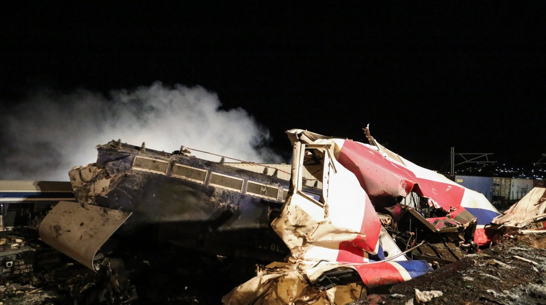 Το πολύνεκρο σιδηροδρομικό δυστύχημα στα Τέμπη, η άποψη περί αποτυχημένου κράτους, οι πελατειακές πολιτικές και οι προσπάθειες εκσυγχρονισμού.