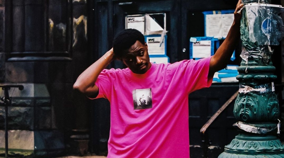 Το Εθνικό Μουσείο Τζαζ του Χάρλεμ κυκλοφορεί σειρά t-shirt με τους Μπίλι Χόλιντεϊ, Θελόνιους Μονκ και Τσάρλι Πάρκερ σε φωτογραφίες του Γουίλιαμ Π. Γκότλιμπ.  