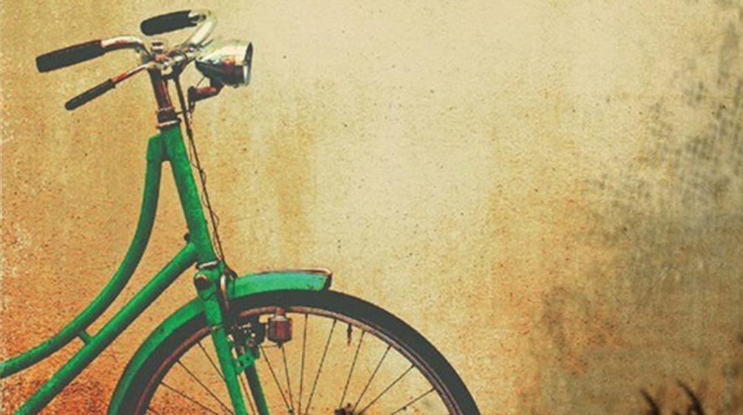 «Ο επαναστάτης με το ποδήλατο» του Μέμπο Τζαρντινέλι, κυκλοφορεί από τις εκδ. Ελληνικά Γράμματα