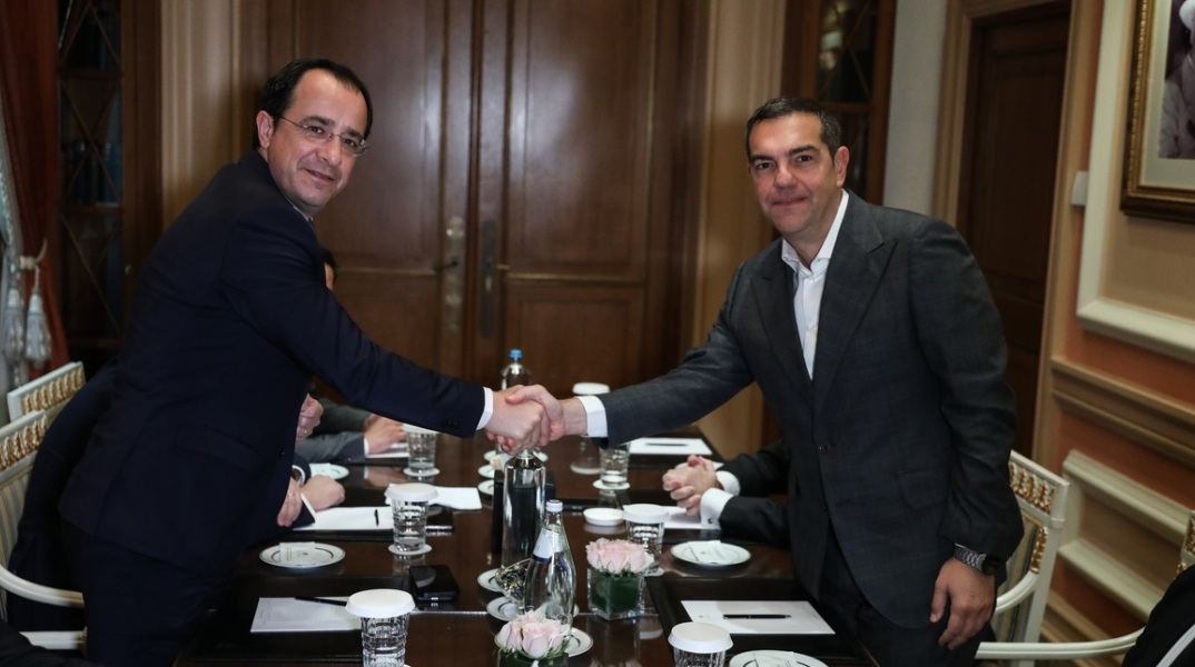 Ο Αλέξης Τσίπρας συναντήθηκε με τον νέο πρόεδρο της Κυπριακής Δημοκρατίας, Νίκο Χριστοδουλίδη - Τι συζήτησαν για το Κυπριακό και την τραγωδία στα Τέμπη.