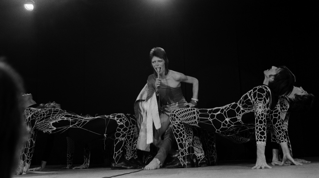 David Bowie: Η ιστορία και η επίδραση του άλμπουμ «Aladdin Sane» που κυκλοφόρησε το 1973 και συμπληρώνει φέτος 50 χρόνια.