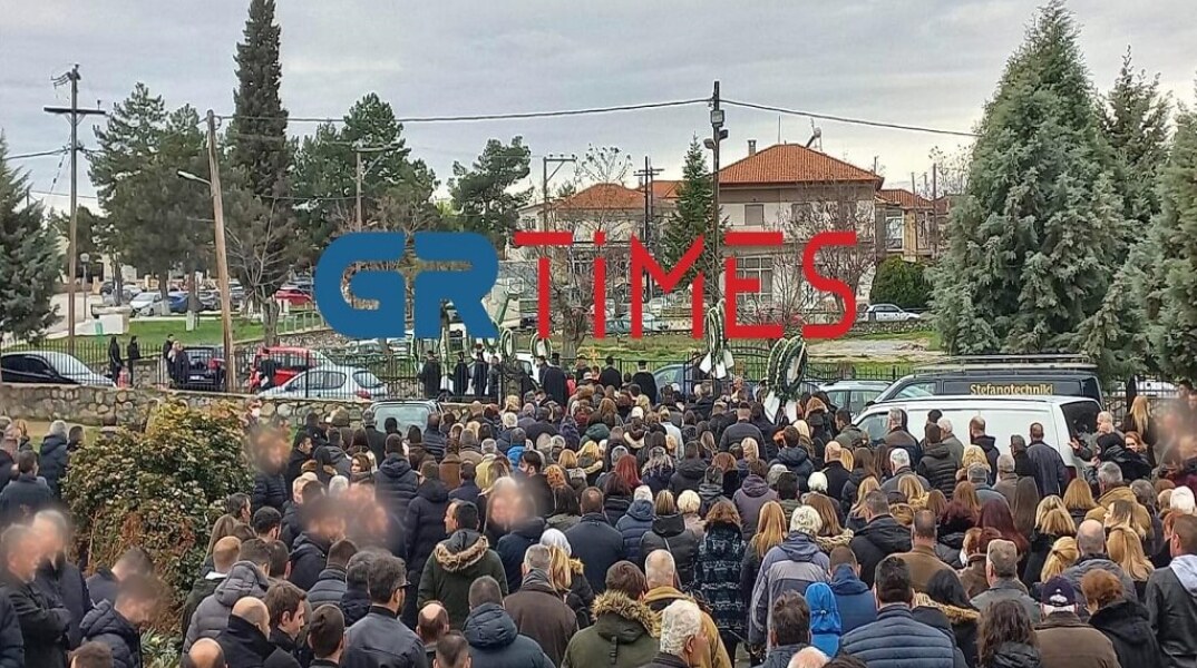 Σύγκρουση τρένων στα Τέμπη: Στην Έδεσσα η κηδεία του 29χρονου μηχανοδηγού