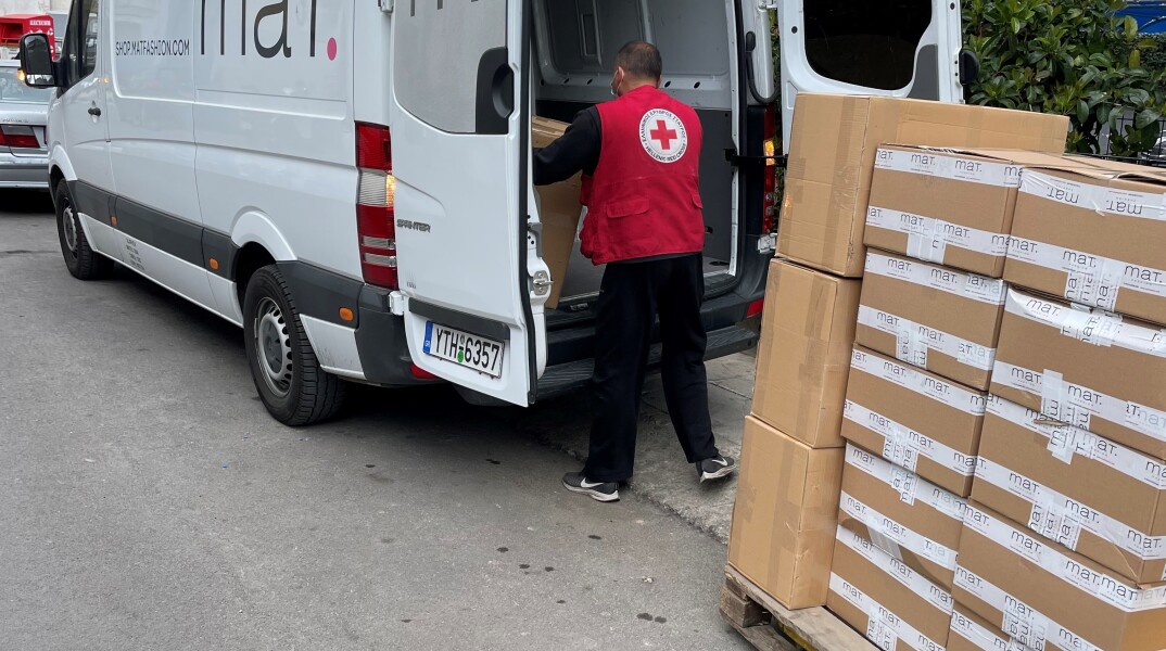 mat-fashion-ellinikos-erythros-stauros