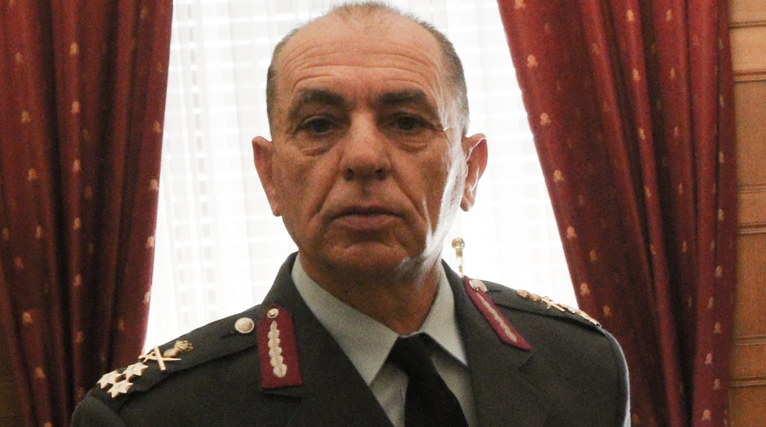 Κωνσταντίνος Σκούμας: Αιχμηρή ανακοίνωση του πρώην αρχηγού της Αστυνομίας – Αντικαταστάθηκε από τον Αντιστράτηγο Λάζαρο Μαυρόπουλο με απόφαση του ΚΥΣΕΑ.