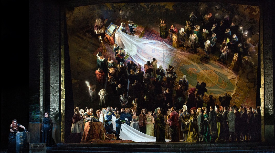 Στιγμιότυπο από την "Μήδεια" του Κερουμπίνι σε σκηνοθεσία σερ Ντέιβιντ ΜακΒίκαρ στην Metropolitan Opera