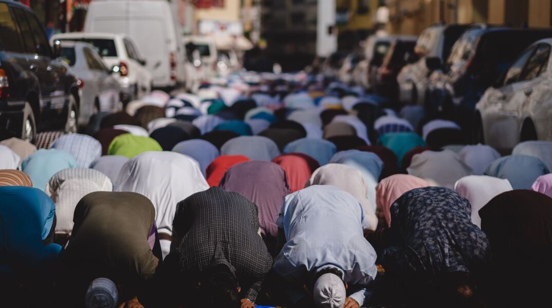 Προσευχή Μουσουλμάνων κατά το Ραμαζάνι