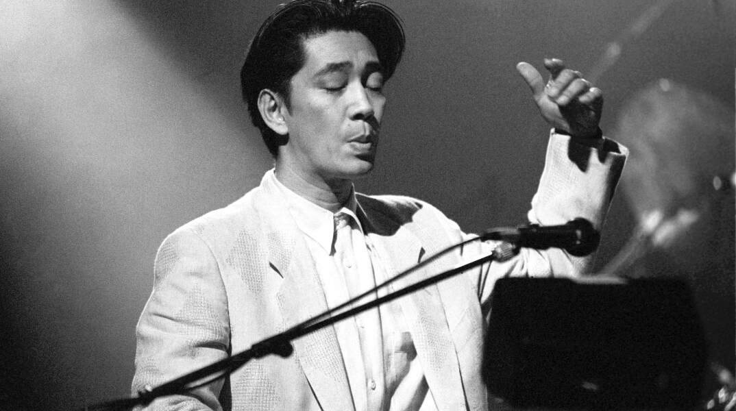 Ryuichi Sakamoto: Το πρωτοποριακό έργο του πιο σημαντικού συνθέτη της Ιαπωνίας, που έφυγε από τη ζωή σε ηλικία 71 ετών, και η μάχη του με τον καρκίνο.