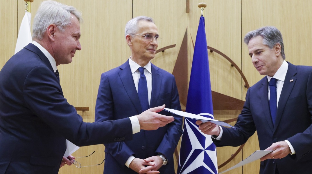 ΝΑΤΟ: Για «ιστορική ημέρα» έκανε λόγο ο ΥΠΕΞ των ΗΠΑ, Άντονι Μπλίνκεν, αναφερόμενος στην ένταξη της Φινλανδίας στη Βορειοατλαντική Συμμαχία - Αντιδρά η Μόσχα.
