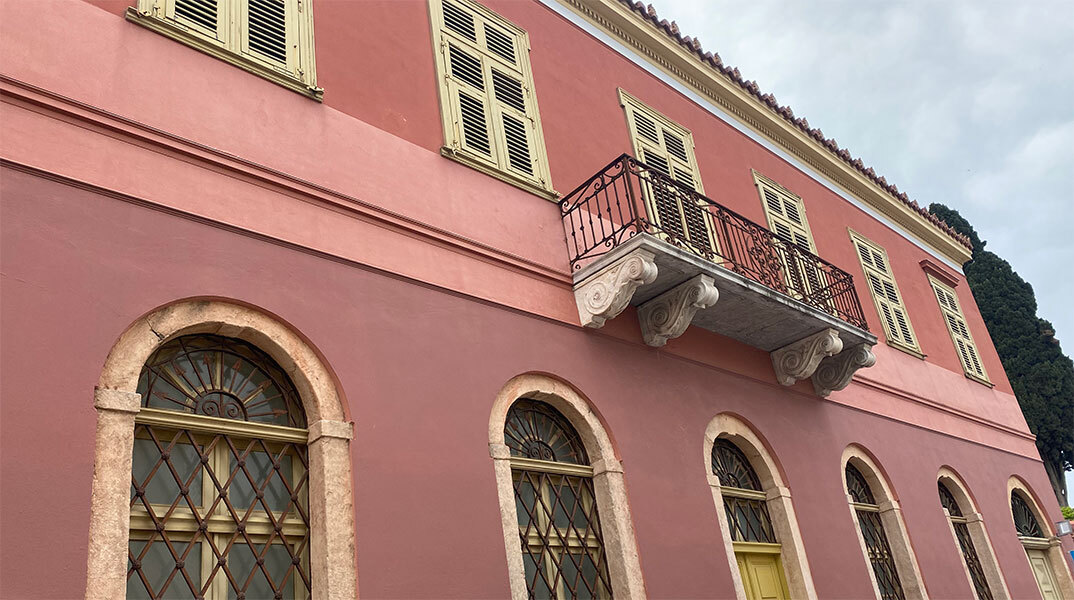 «Ζωντανεύουν» ιστορικά κτίρια της Πλάκας