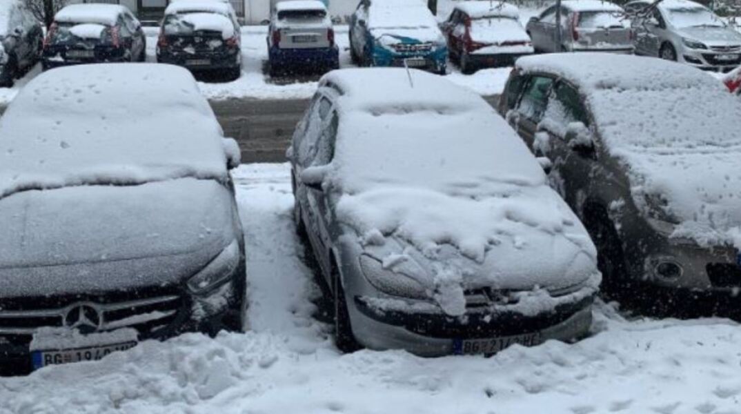 Στα «λευκά» ντύθηκε η Σερβία - Ακατάπαυστη χιονόπτωση επί 14 ώρες