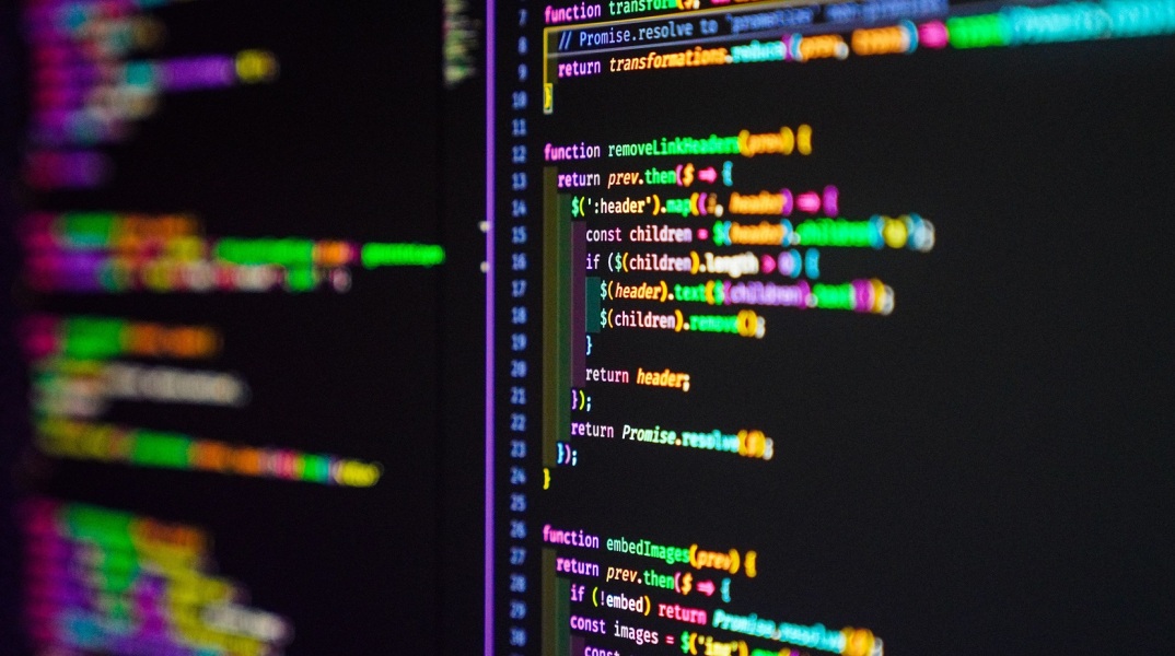 Η Ευρώπη εξετάζει το ενδεχόμενο να εφοδιαστεί με μια «κυβερνοασπίδα» για την προστασία των κρατών - μελών, σύμφωνα με τον επίτροπο της ΕΕ, Τιερί Μπρετόν.