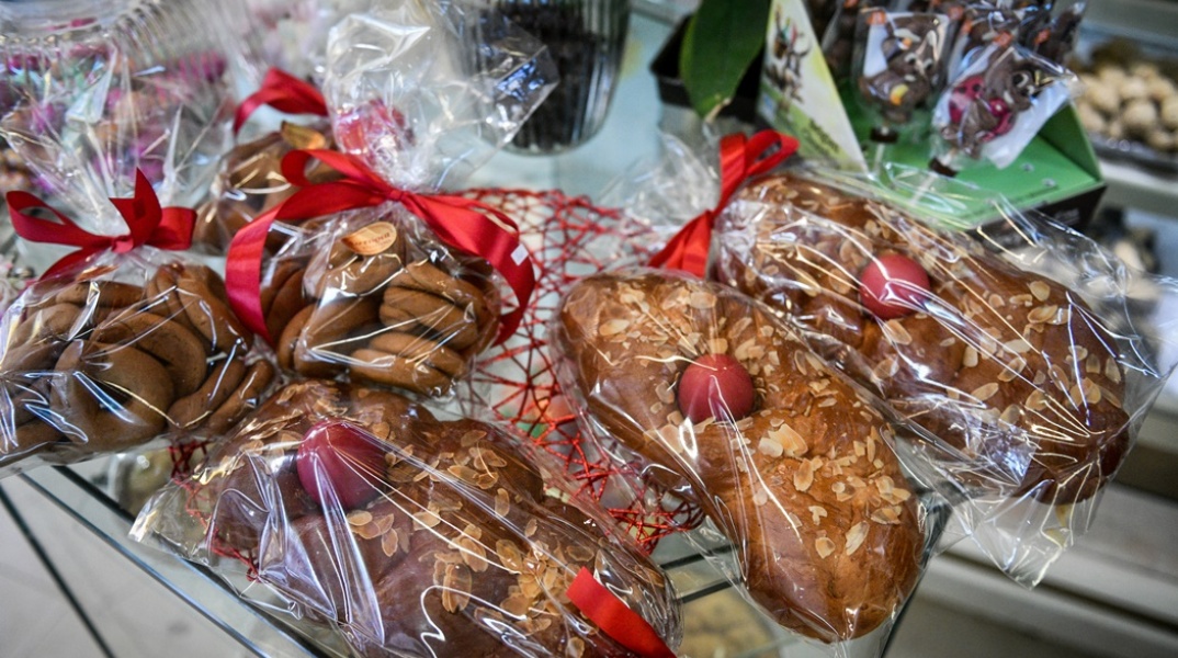 Πασχαλινά τσουρέκια