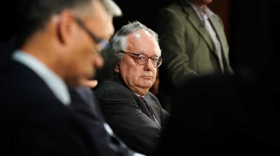 Νίκος Αλιβιζάτος: Ο συνταγματολόγος σχολιάζει την είδηση ότι ο Αναστάσιος Κανελλόπουλος θα ηγηθεί του κόμματος Κασιδιάρη στις εκλογές της 21ης Μαΐου.