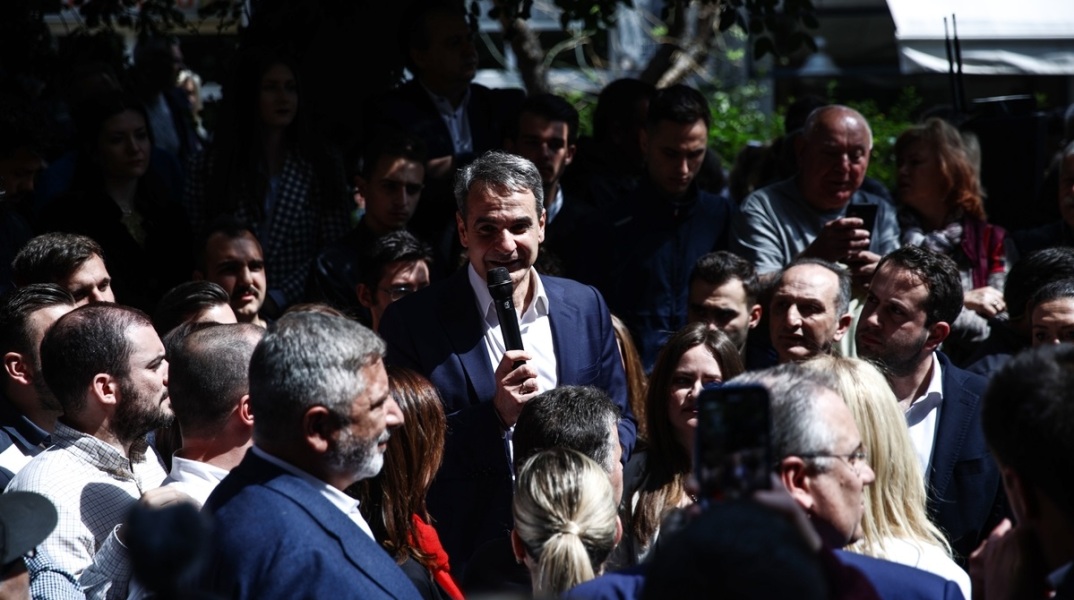 Κυριάκος Μητσοτάκης: Επίσκεψη του πρωθυπουργού στο Κουκάκι - Η κάλπη της 21ης Μαΐου είναι η κάλπη που θα τα κρίνει όλα - Ο λαός συγκρίνει και αξιολογεί.