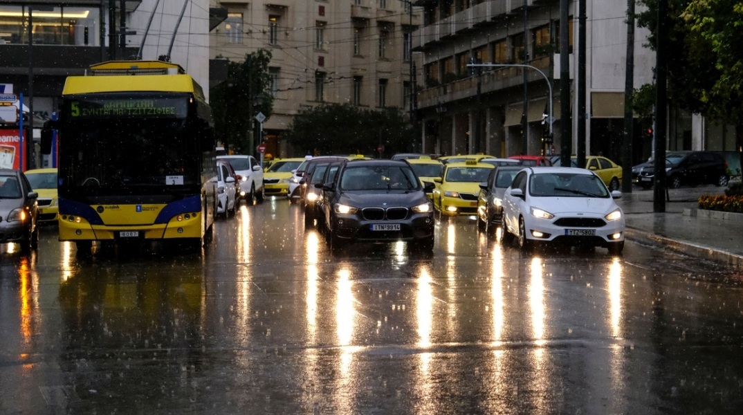 Βροχερός ο καιρός την Κυριακή των Βαΐων, 9 Απριλίου - Αναλυτική πρόγνωση για όλη την Ελλάδα από την Εθνική Μετεωρολογική Υπηρεσία.