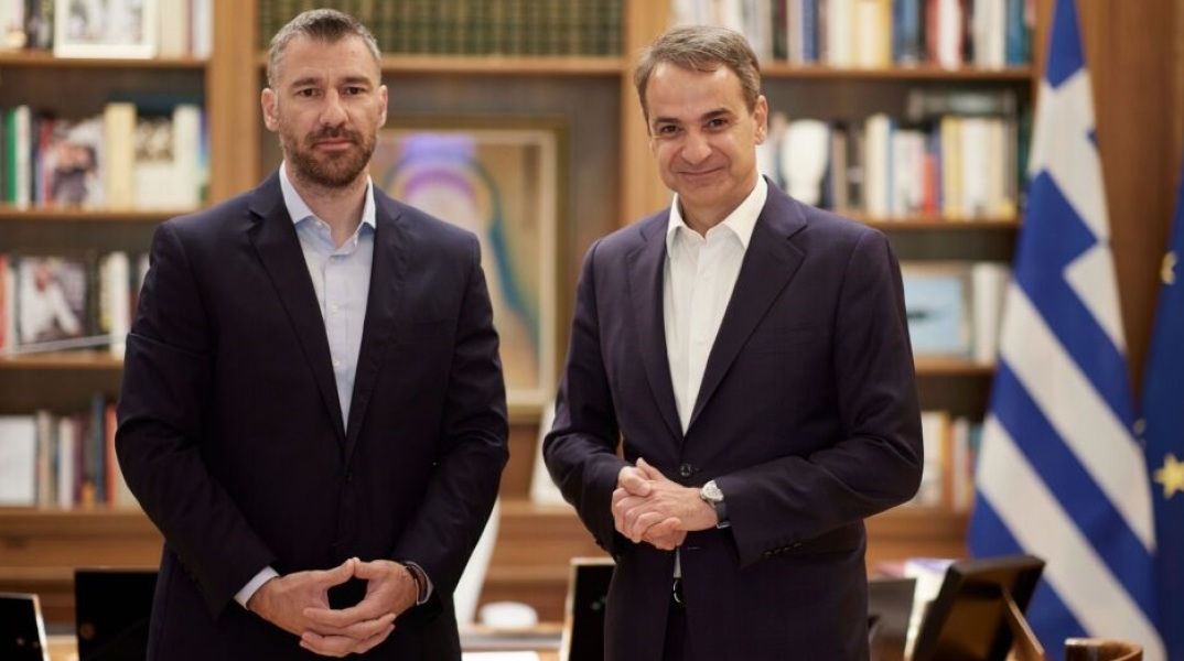 Εκλογές 2023: Ο Γιούρκας Σεϊταρίδης θα είναι υποψήφιος με τη Νέα Δημοκρατία στα Ιωάννινα - Η πορεία του βετεράνου ποδοσφαιριστή και η συμμετοχή του στα κοινά.