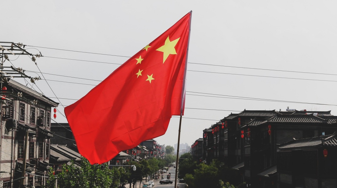 Κίνα: Βαριές ποινές φυλάκισης δυο γνωστούς δικηγόρους ειδικευμένους σε υποθέσεις ανθρωπίνων δικαιωμάτων - Κατηγορήθηκαν για ανατρεπτικές δραστηριότητες.