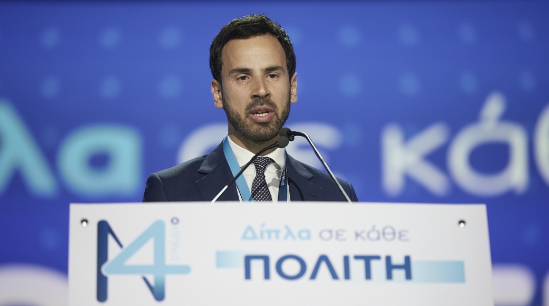 Νίκος Ρωμανός: «Χάιδεμα» της τιμωρητικής διάθεσης των ψηφοφόρων Χρυσής Αυγής - Κασιδιάρη η στάση του ΣΥΡΙΖΑ στο θέμα της κυβερνητικής τροπολογίας. 