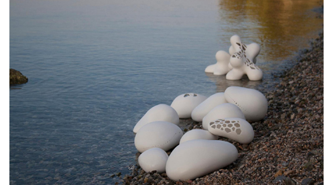 Η Λιάνα Παπαλέξη και η «H Αλίκη στην χώρα της πορσελάνης» στην Γκαλερί Αστρολάβος δεξαμενή