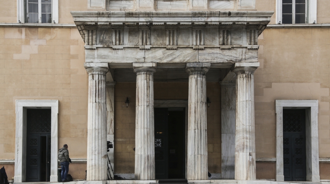 Ποιος θέλει εγκληματικές οργανώσεις στη Βουλή; 