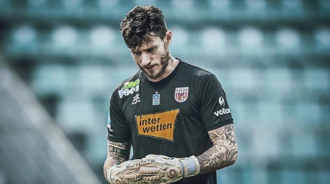 Μπόρις Κλέιμαν: Προκαταρκτική εξέταση για τη μετάδοση βίντεο από τη μεταγωγή του ποδοσφαιριστή που κατηγορείται για βιασμό στο γραφείο του ανακριτή.