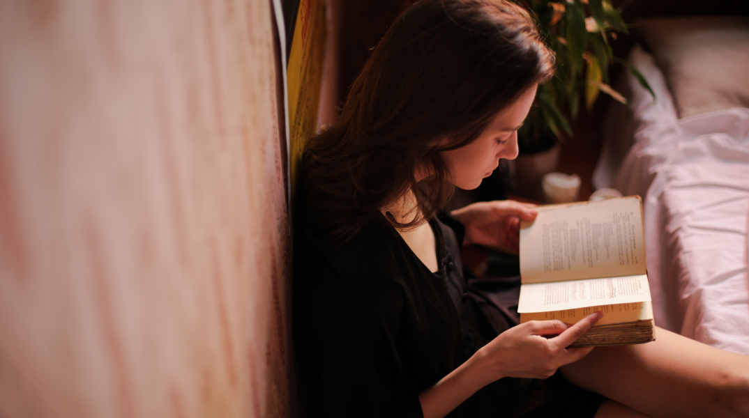 6 ποιητικές συλλογές που αξίζει να διαβάσεις