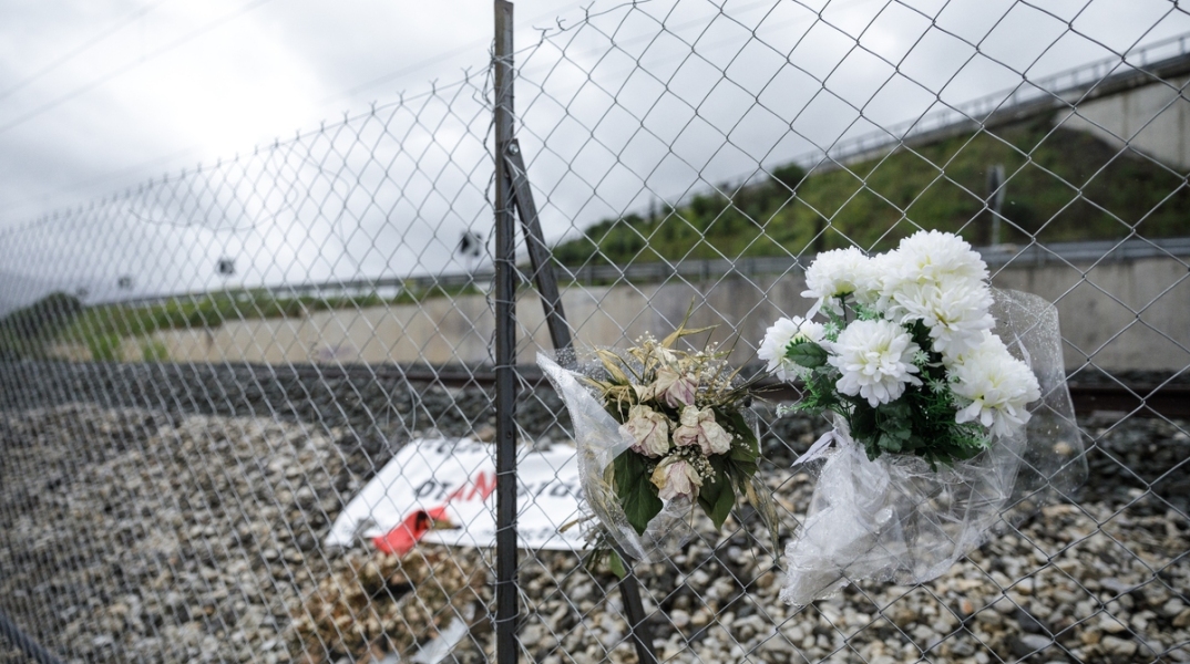 Η συμβολική σημασία της φετινής Ανάστασης για τη χώρα και τη δημοκρατική πορεία της.