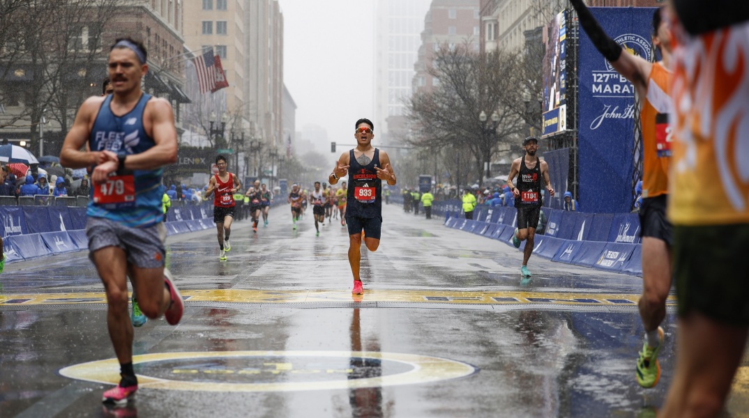 Μαραθώνιος Βοστώνης: Θρίαμβος του Έβανς Τσέμπετ με χρόνο 2:05:54 - Η Έλεν Ομπίρι νικήτρια στις γυναίκες, εκτός βάθρου ο Κιπσόγκε.
