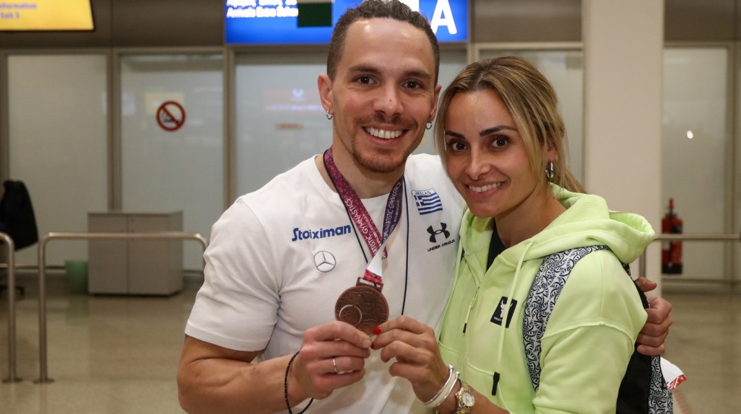 Λευτέρης Πετρούνιας: Ο τριταθλητής Ευρώπης στους κρίκους επέστρεψε στην Ελλάδα μετά την κατάκτηση του χάλκινου μεταλλίου - Τι δήλωσε στις κάμερες.