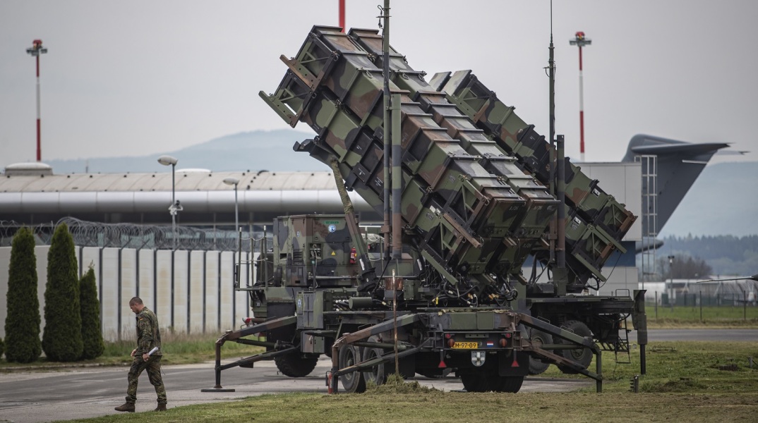 Ουκρανία: Έφτασαν στο Κίεβο τα πρώτα συστήματα αντιαεροπορικής άμυνας Patriot - Θα βοηθήσουν το Κίεβο να προστατευτεί από τις ρωσικές επιδρομές.