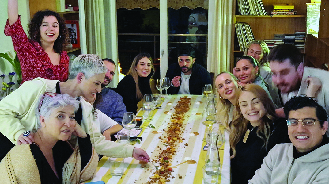 Βγήκα για φαγητό με αγνώστους