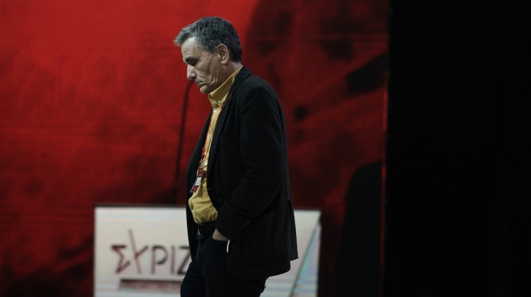 Ευκλείδης Τσακαλώτος: Διαψεύδει ότι τάσσεται υπέρ «κυβέρνησης ηττημένων» την επομένη των εκλογών 2023 - Η ανάρτησή του στο Facebook.